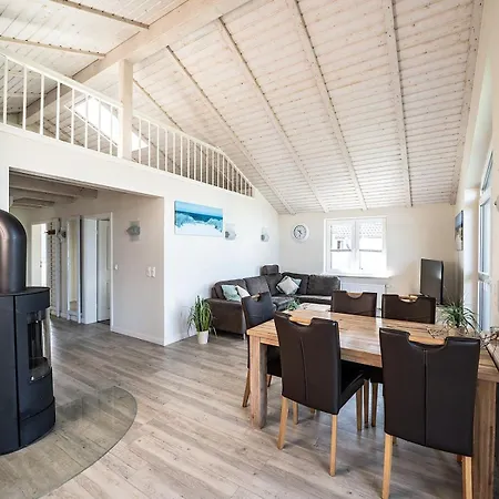 Brandgans 40 - Komfort-ferienhaus Mit Eingezaeuntem Garten, Sauna & Kamin